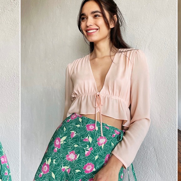 Sunday Best Cropped Tie-Front Blouse 2XS in Forest Green - Picture 5 of 11